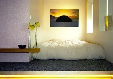 Luxury Apartment *